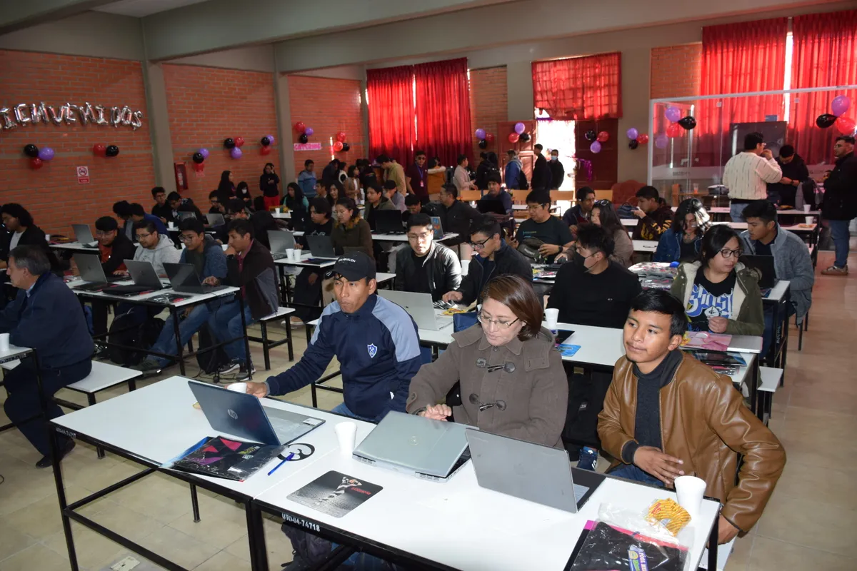 David Morales Vega en apertura del NgWorkshop Oruro con la comunidad Angular Bolivia