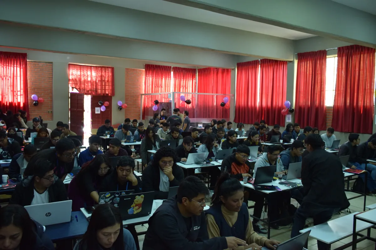 David Morales Vega en sesión de preguntas técnicas sobre Angular en Oruro